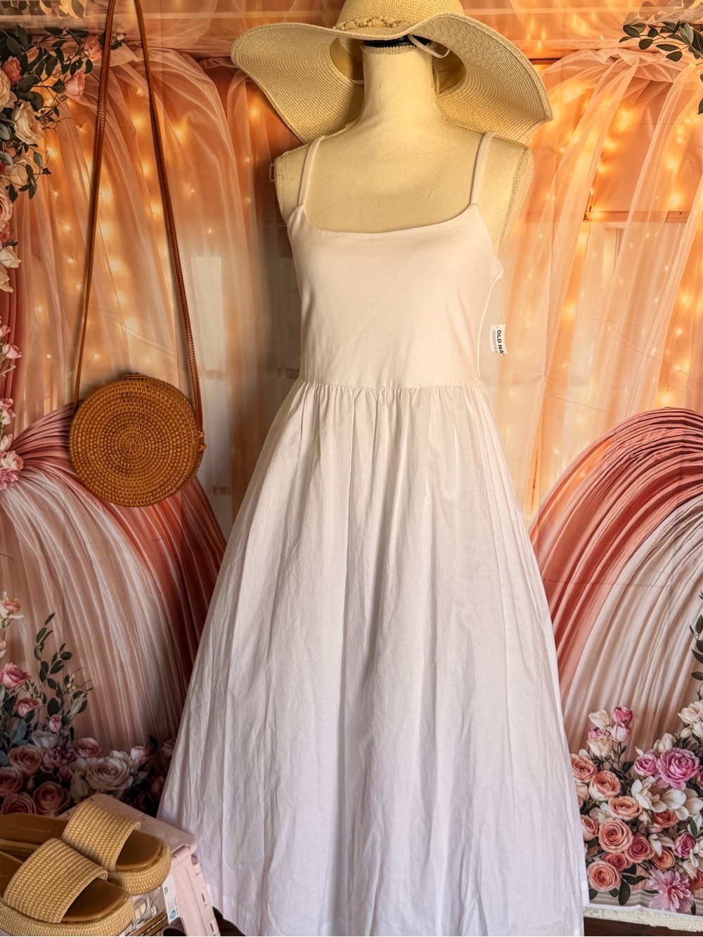 Old Navy White Square-Neck Spaghetti Strap Summer Dress